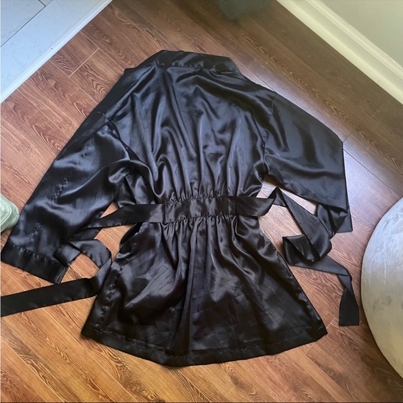 Victoria’s secret black satin robe, one size, Vintage - Picture 5 of 6
